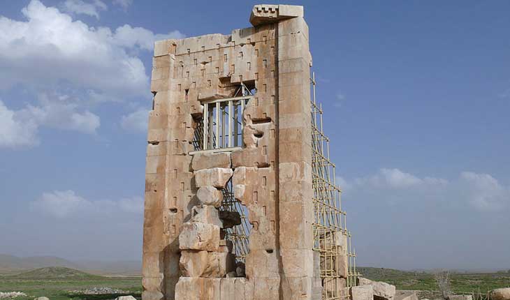 رمزگشایی از کاربرد برج سنگی در محوطه میراث جهانی پاسارگاد