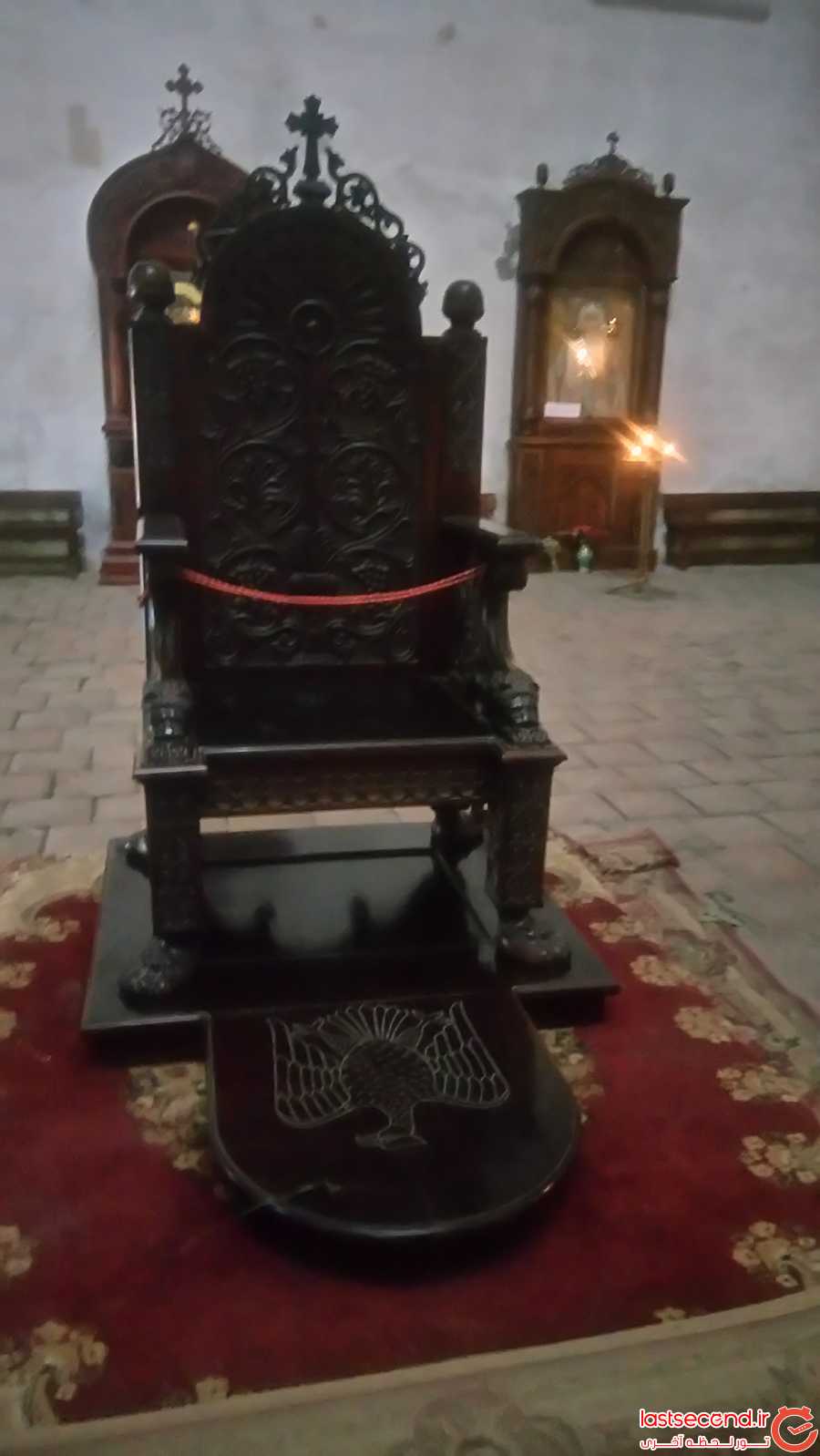 داخل کلیسای آنانوری، من این رو دیدم یاد Iron Throne در سریال Game of Thrones افتادم