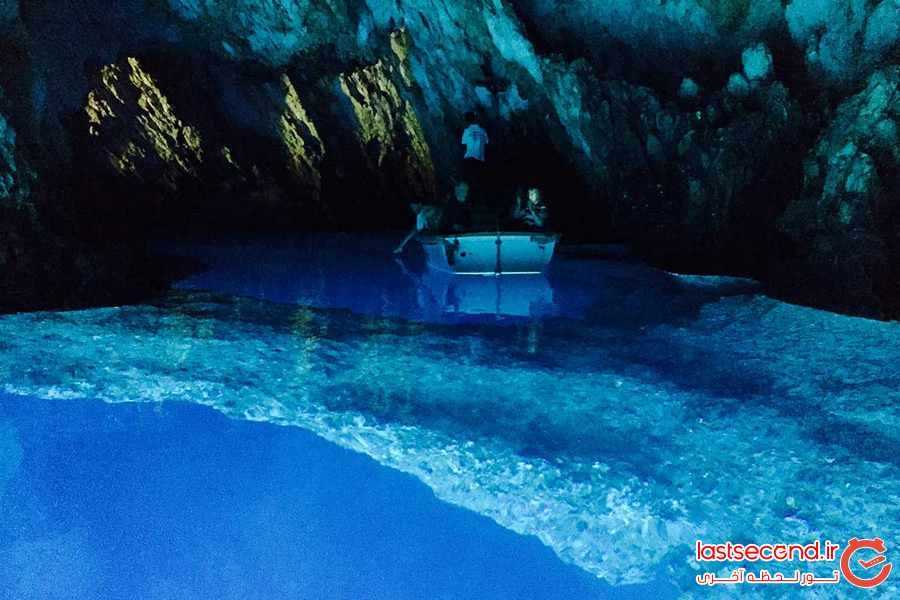 غار آبی ، جاذبه ای طبیعی و خارق العاده در یونان ‏