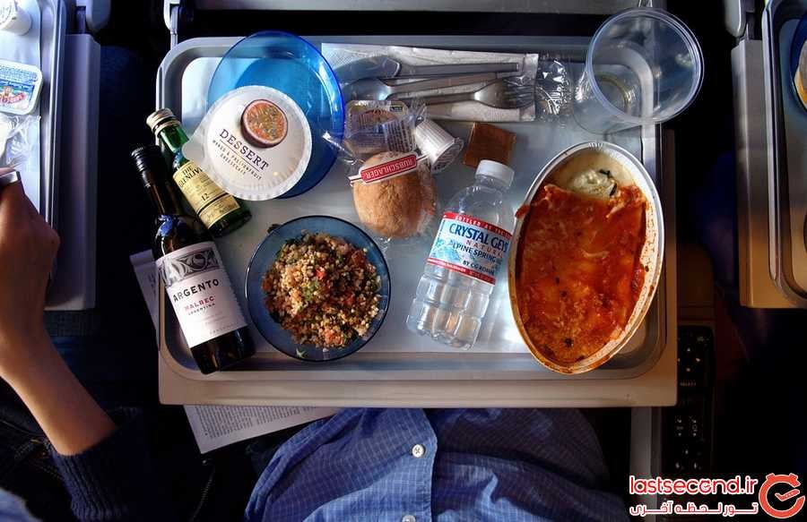 کارهایی که هیچ وقت نباید در هواپیما انجام دهید !