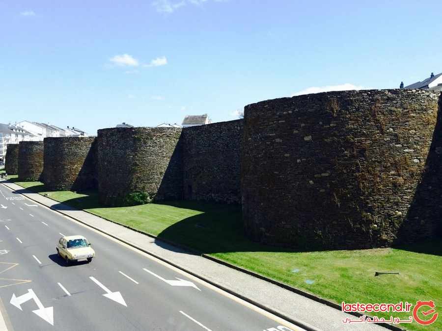 لوگو ؛ شهری احاطه شده در میان دیوارها در اسپانیا ‏