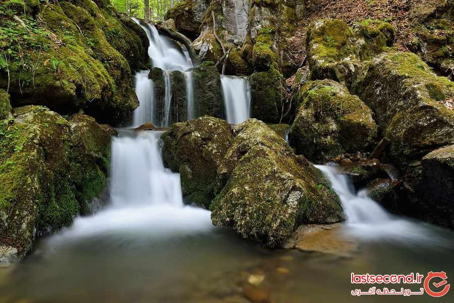 رویایی ترین آبشارهای پنهان در دل جنگل ها ‏