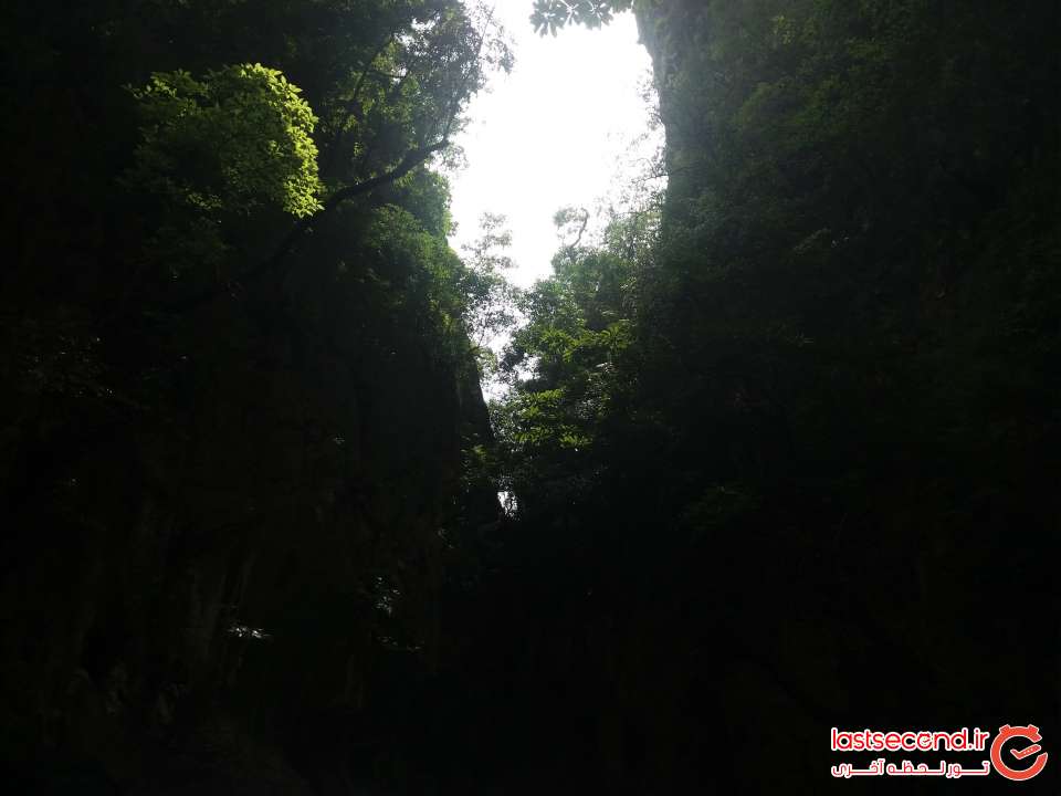 کایاک سواری در غارهای آبی