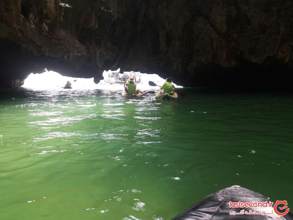 کایاک سواری در غارهای آبی