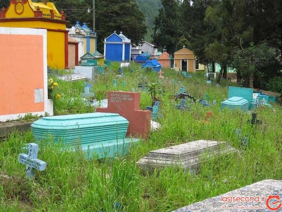قبرستانی رنگارنگ در گواتمالا