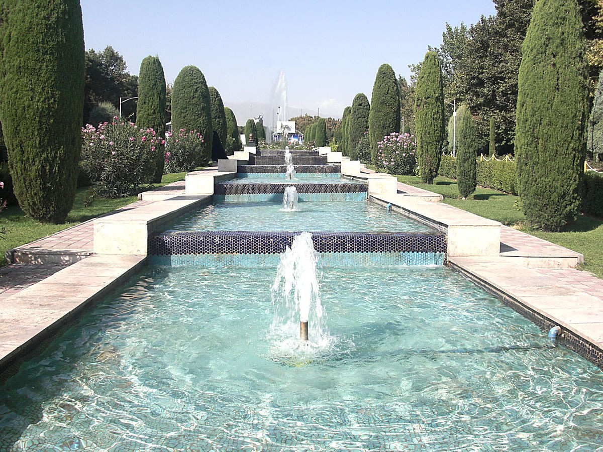 1200px-Laleh_Park_in_summer.jpg