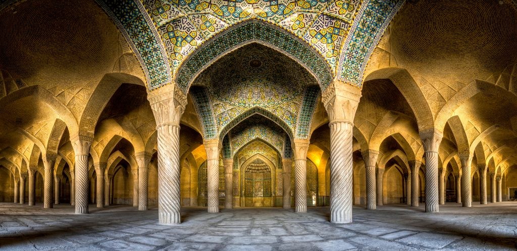 Vakil-mosque-shiraz-iran-5-1024x497.jpg