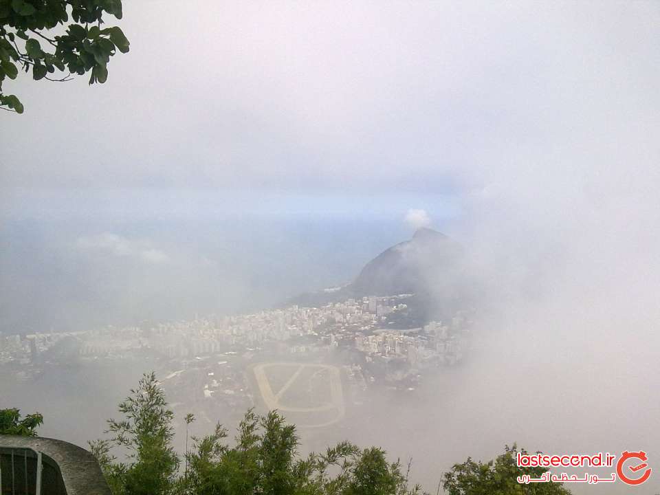 نمای مه‌آلود شهر ریو