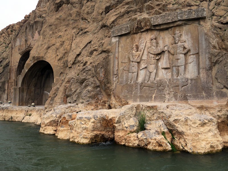 Tagh-e Bostan (3).jpg