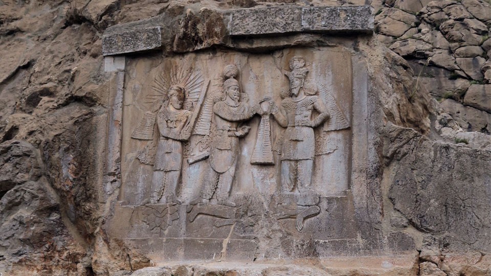 Tagh-e Bostan (1).jpg