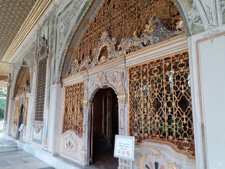 Topkapi Palace (14).jpg