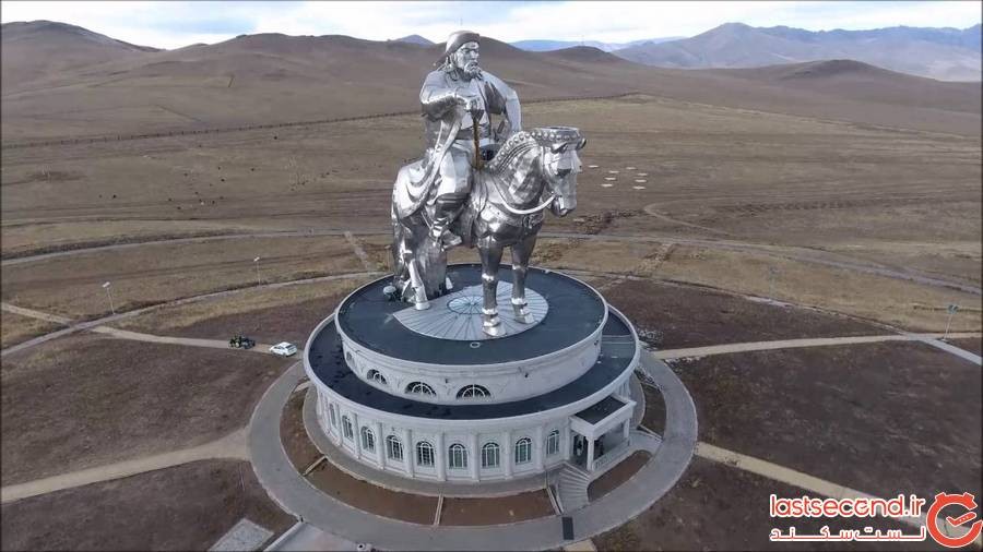 مجسمه سوارکاری چنگیز خان، مغولستان