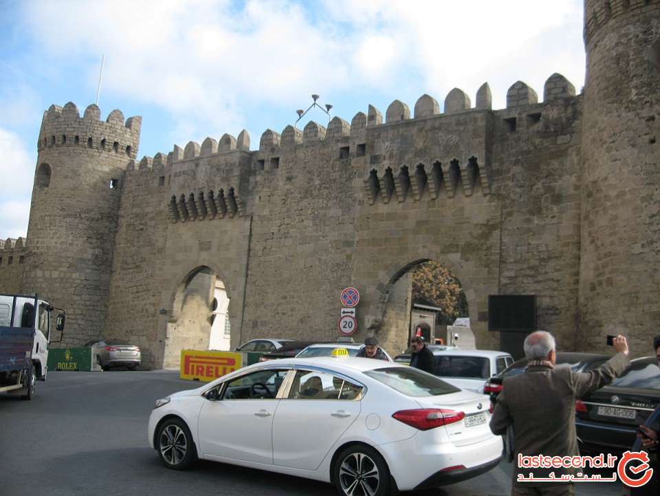 ورودی ایچری شهر در مرکز باکو