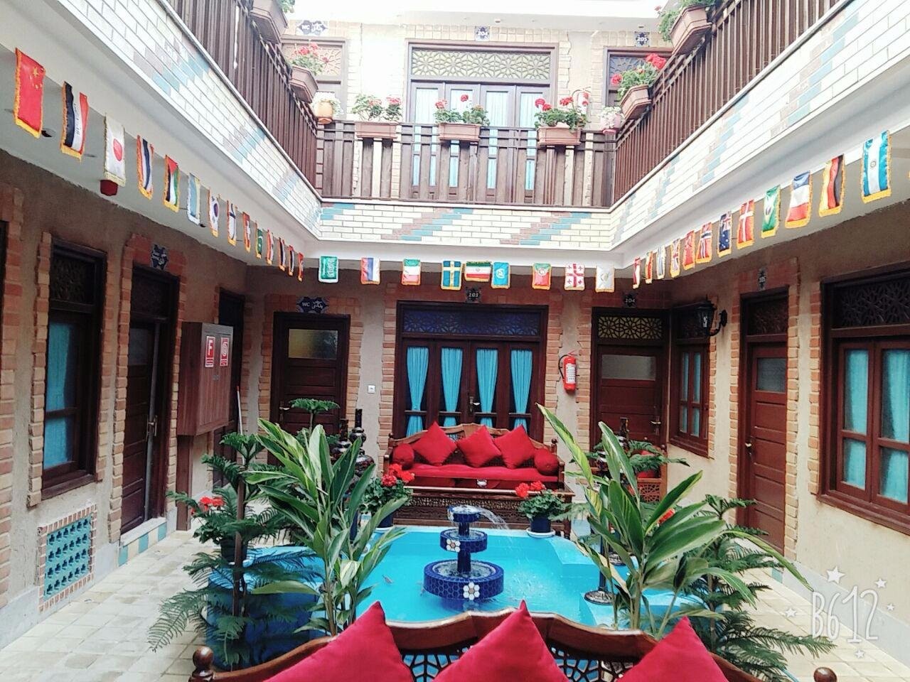 Saraye Ordibehesht-01.jpg