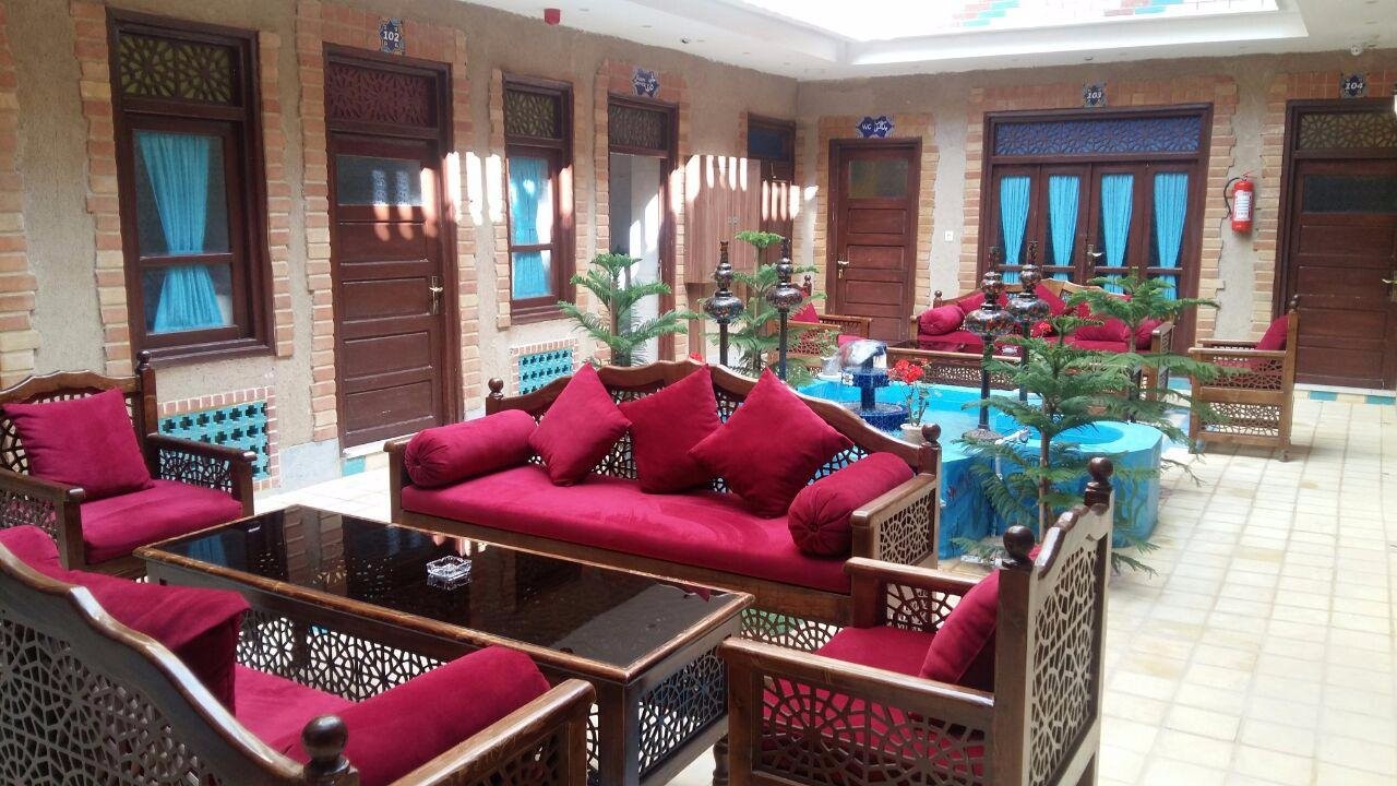 Saraye Ordibehesht-02.jpg