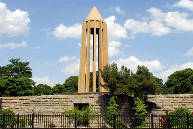 Avicenna Mausoleum (3).jpg