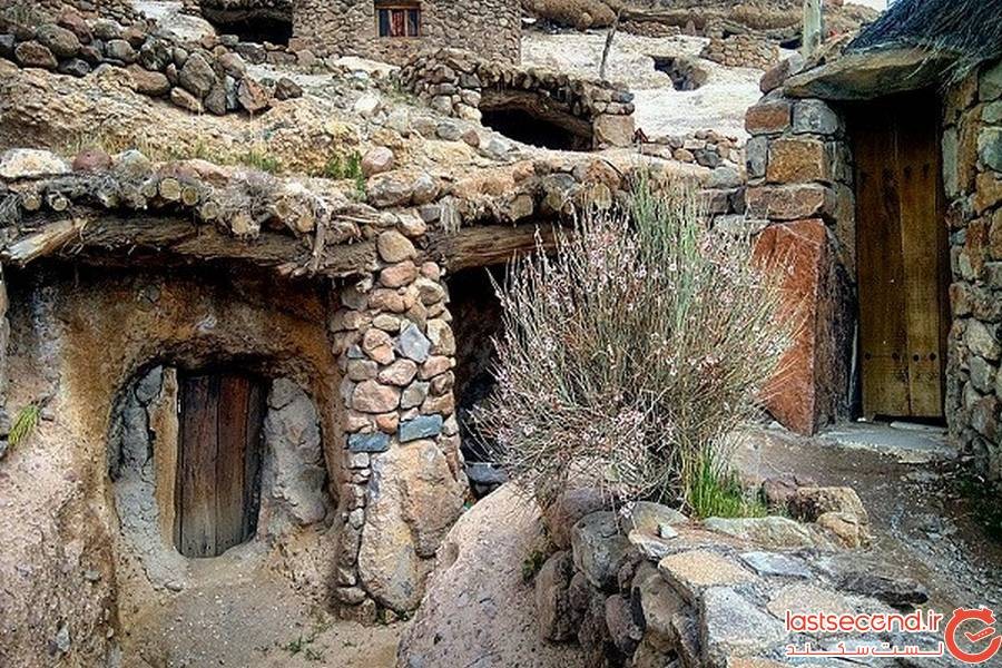 میمند، روستای صخره‌ ای کرمان | لست سکند