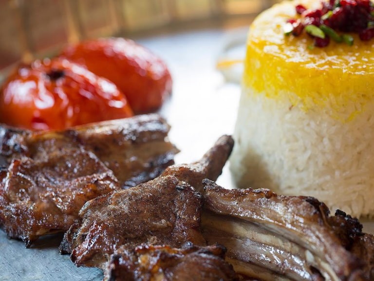 رستوران آویشو