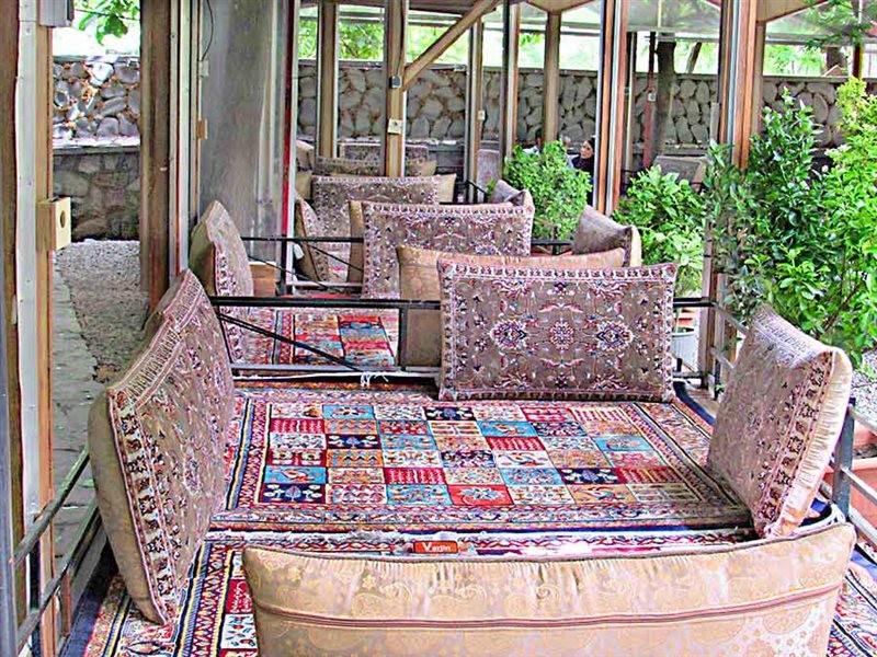Varjin Restaurant (13).jpg
