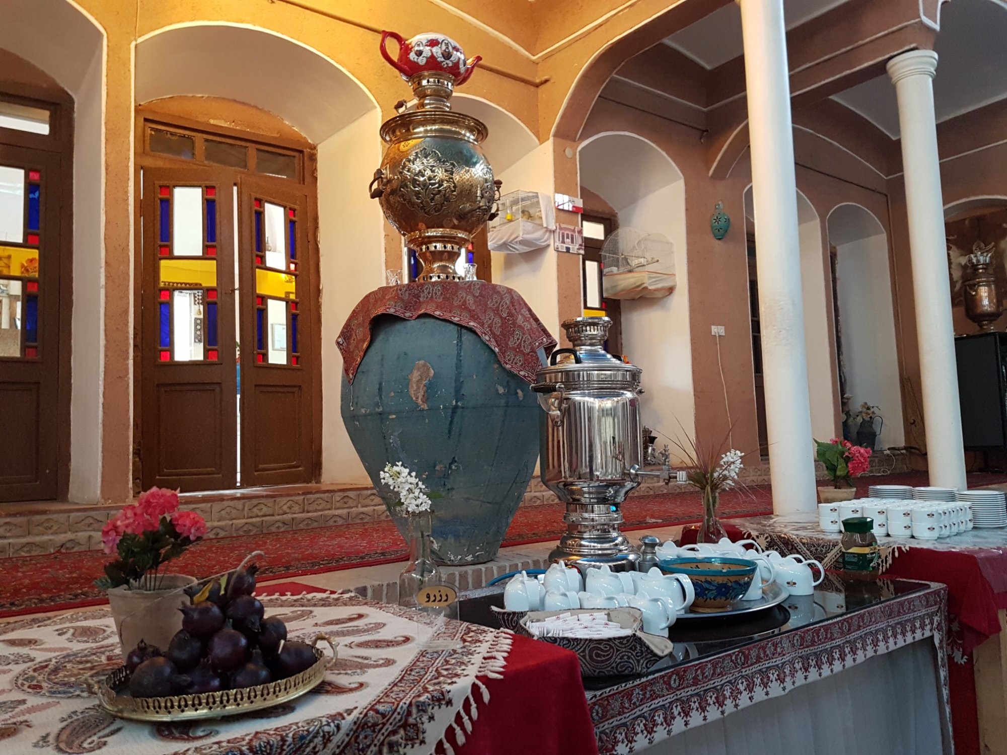 negin-traditional-hotel-02.jpg