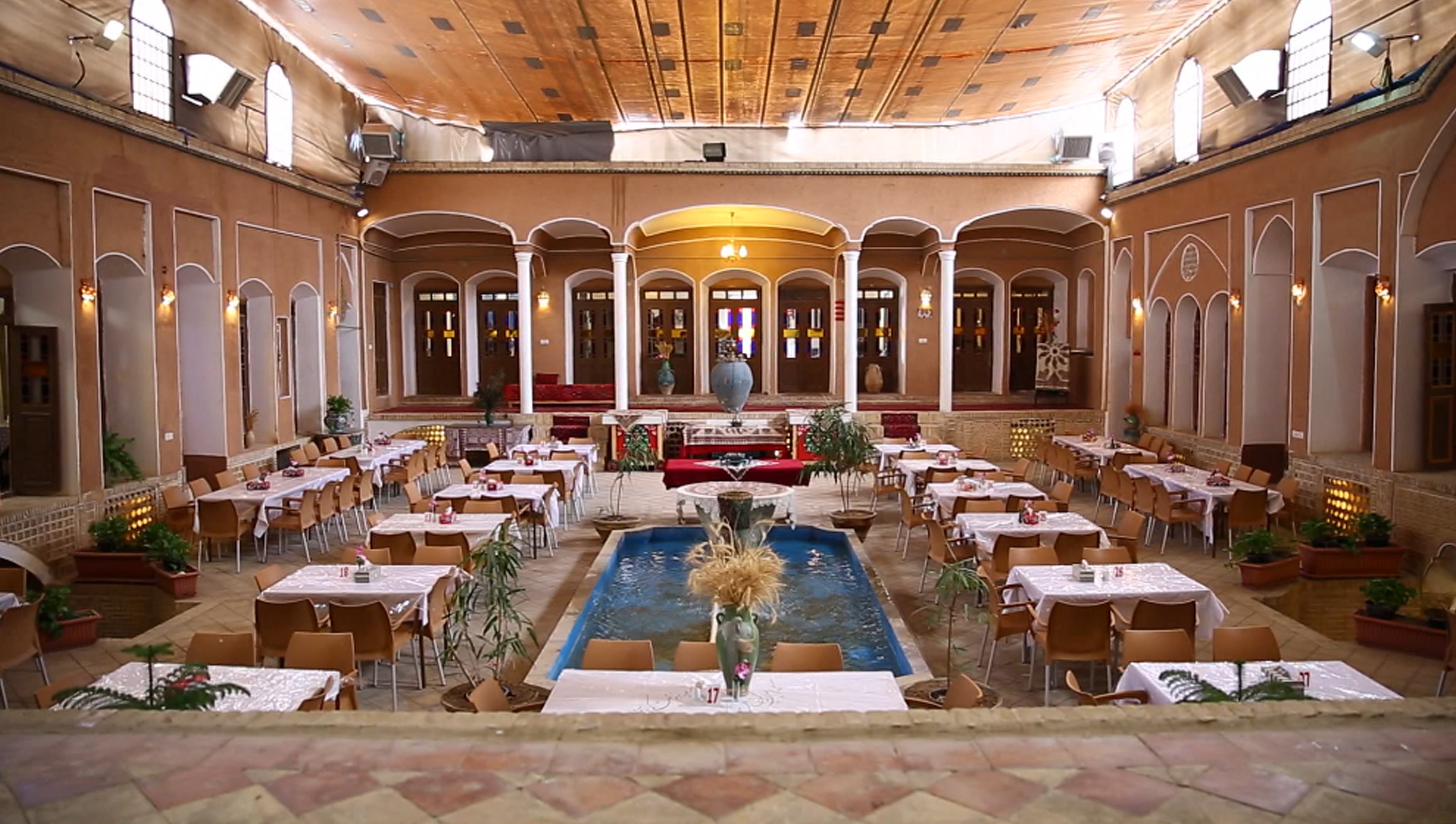 restaurant (2).jpg
