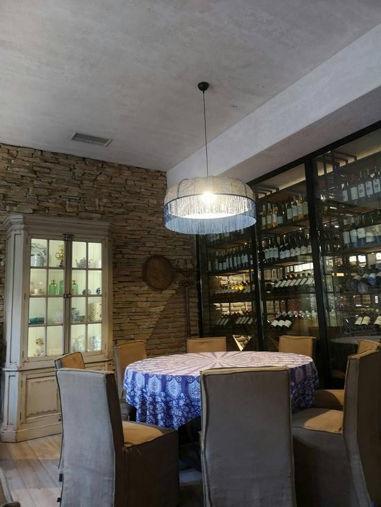 Tabla Saloon Restaurant (15).jpg