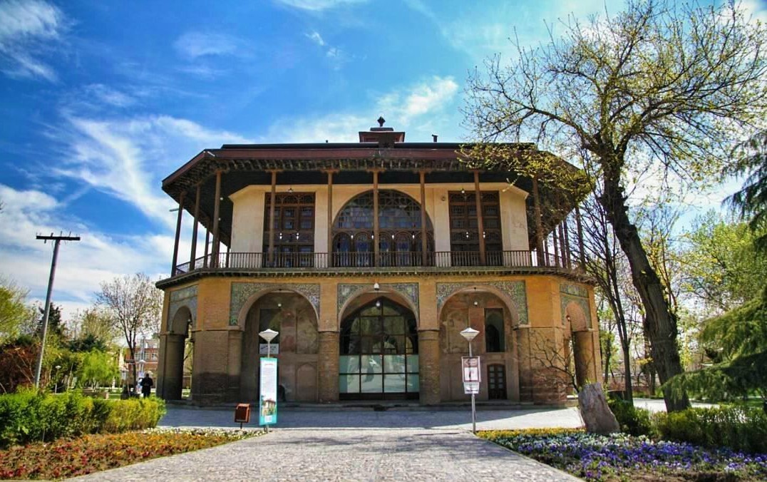 Chehel Sotoun Museum Palace Qazvin (9).jpg