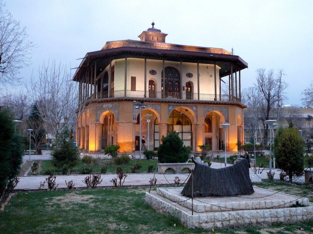 Chehel Sotoun Museum Palace Qazvin (6).jpg