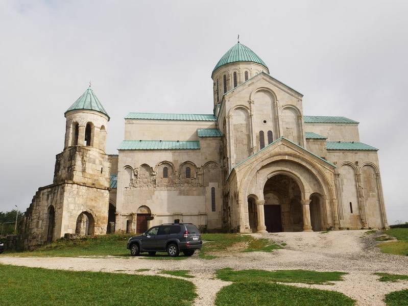 Bagrati Cathedral (4).jpg
