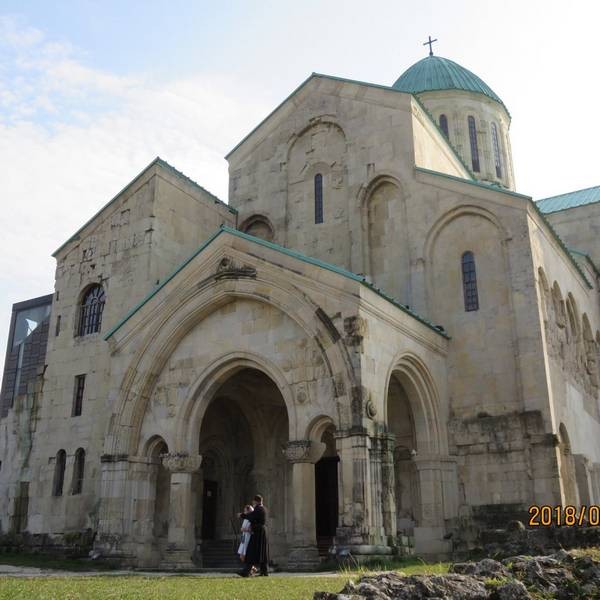 Bagrati Cathedral (10).jpg