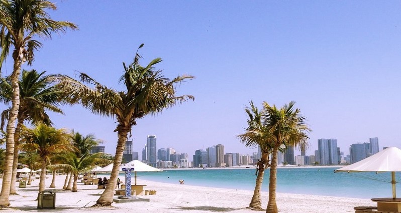 Al Mamzar Beach Park In Dubai (2).jpg