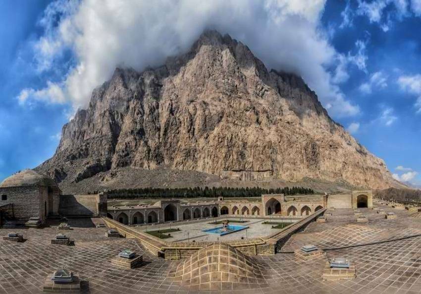 Mount Behistun (8).jpg