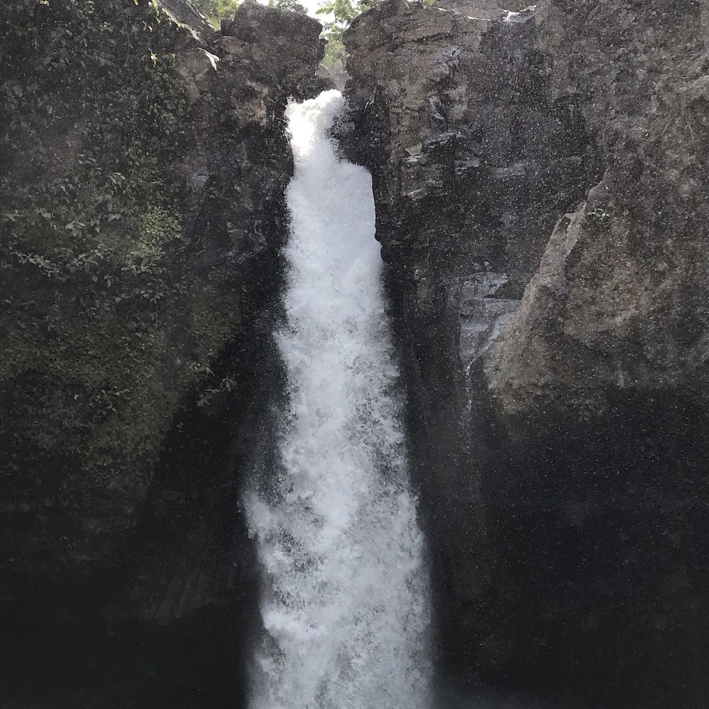 Tegenungan Waterfall (5).jpg