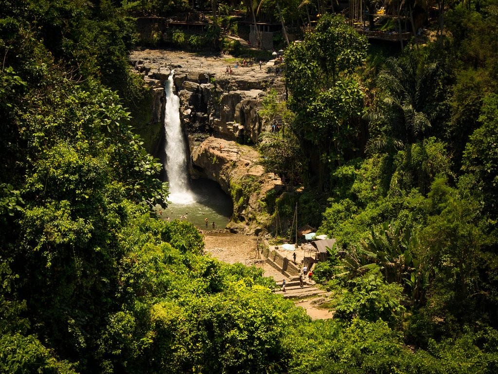 Tegenungan Waterfall (9).jpg