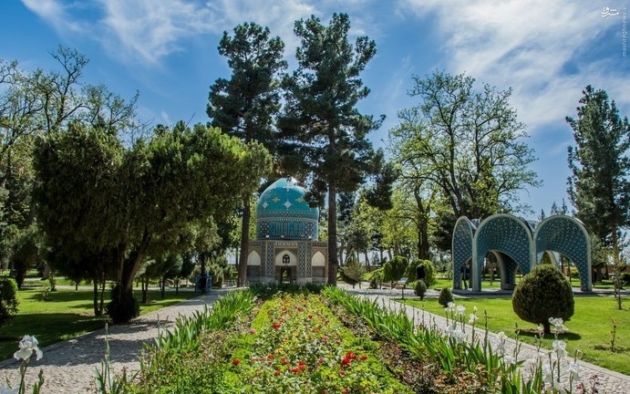 Mausoleum of Attar Neyshaburi (4).jpg