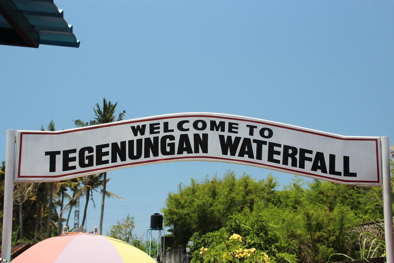 Tegenungan Waterfall (8).jpg