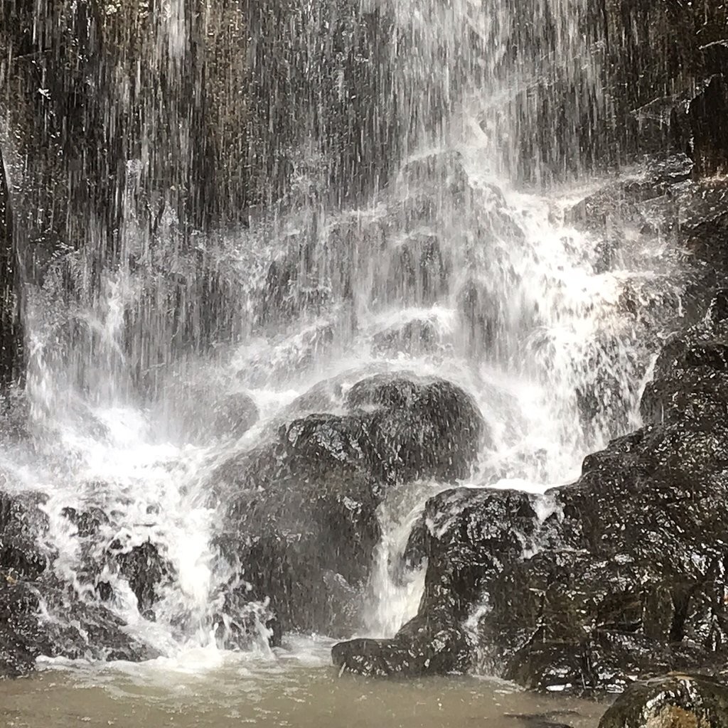 Tegenungan Waterfall (2).jpg