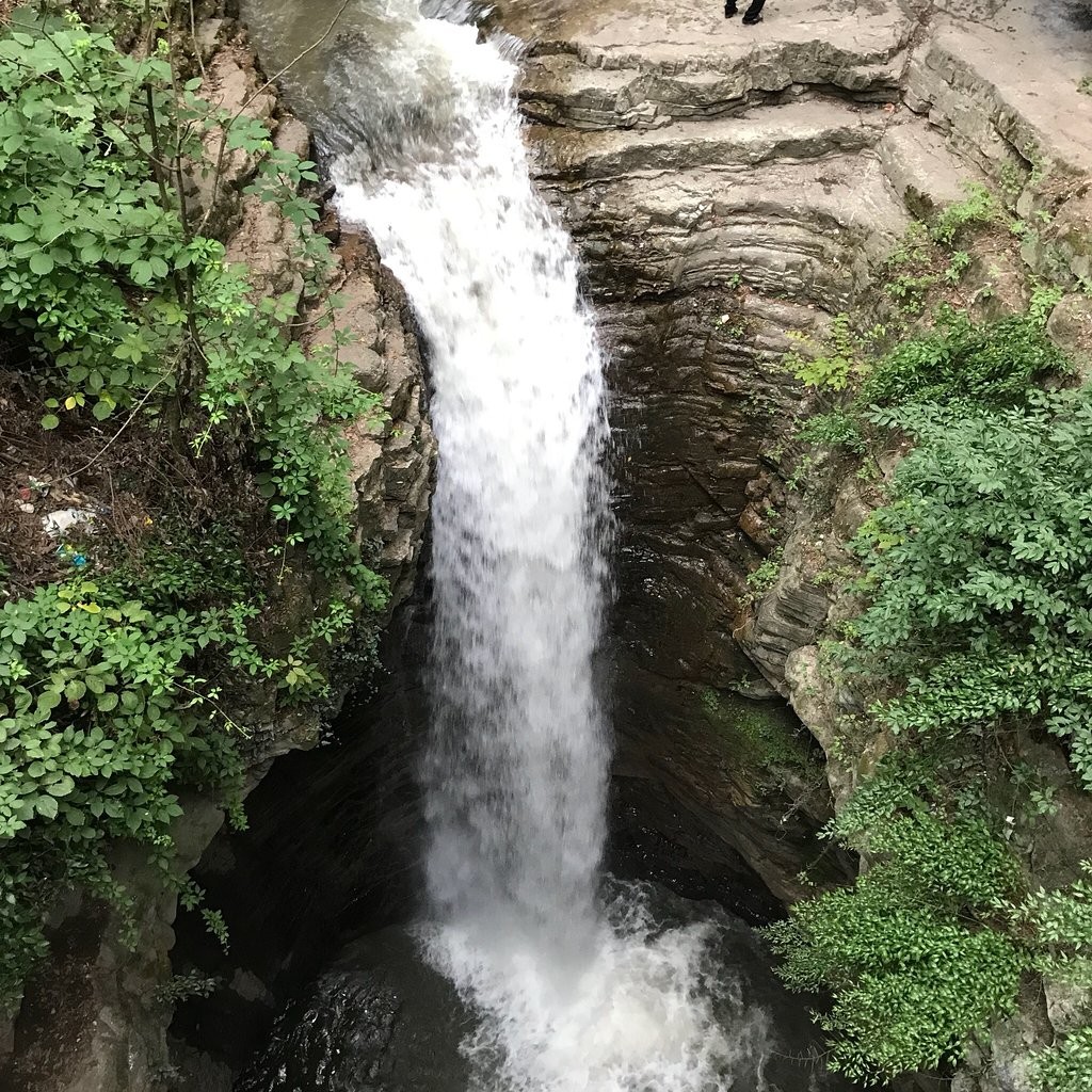 آبشار ویسادار پره سر: همه آنچه قبل از رفتن باید بدانید | لست سکند