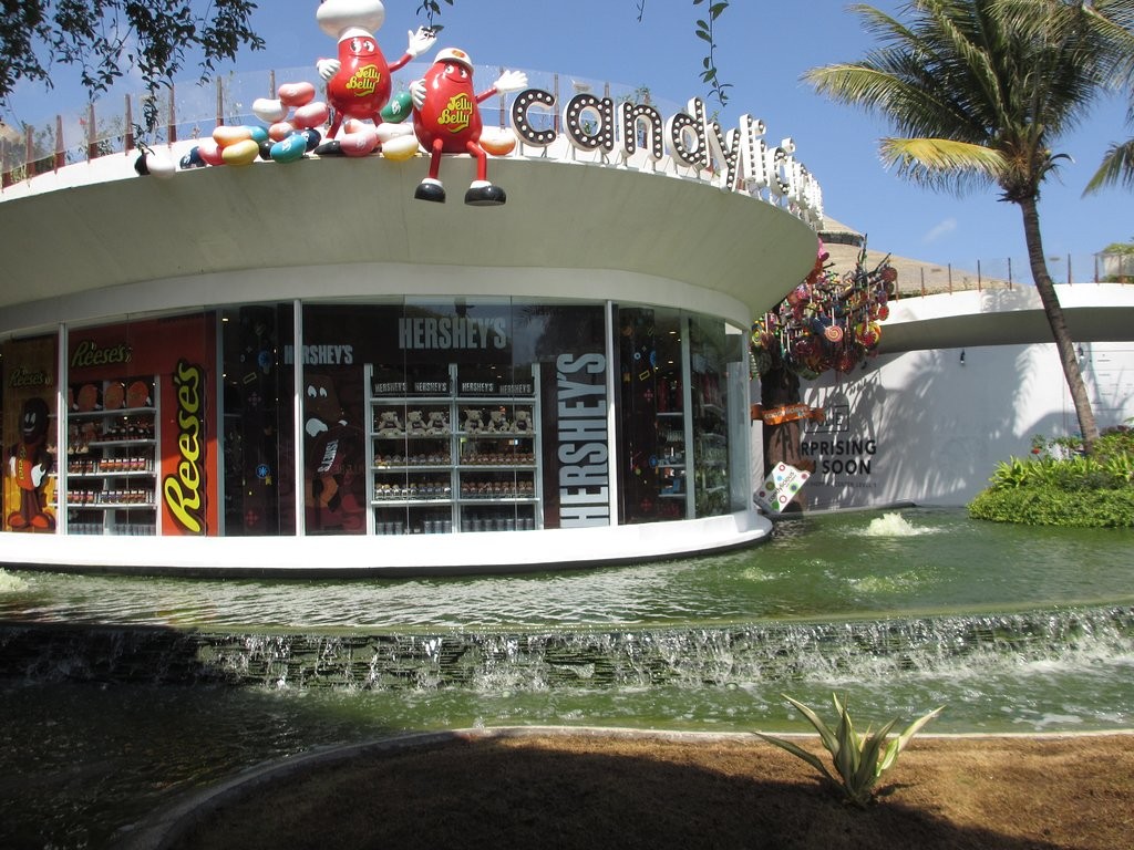 Beachwalk Shopping Center (3).jpg