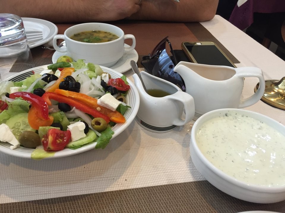 Mizban Restaurant (14).jpg