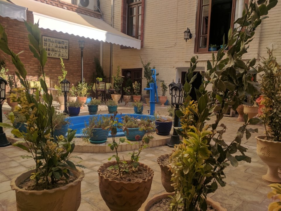 Darolkhelafe Book Cafe (6).jpg
