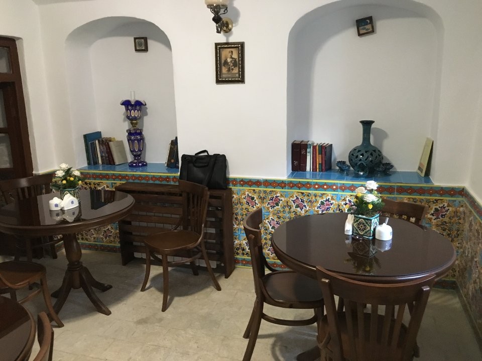 Darolkhelafe Book Cafe (4).jpg