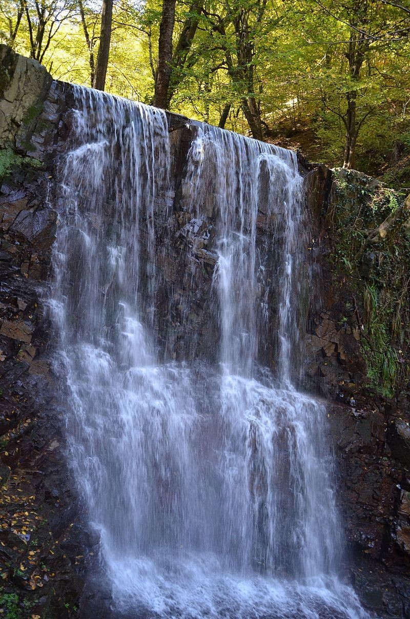 Lounak Waterfall-02.jpg