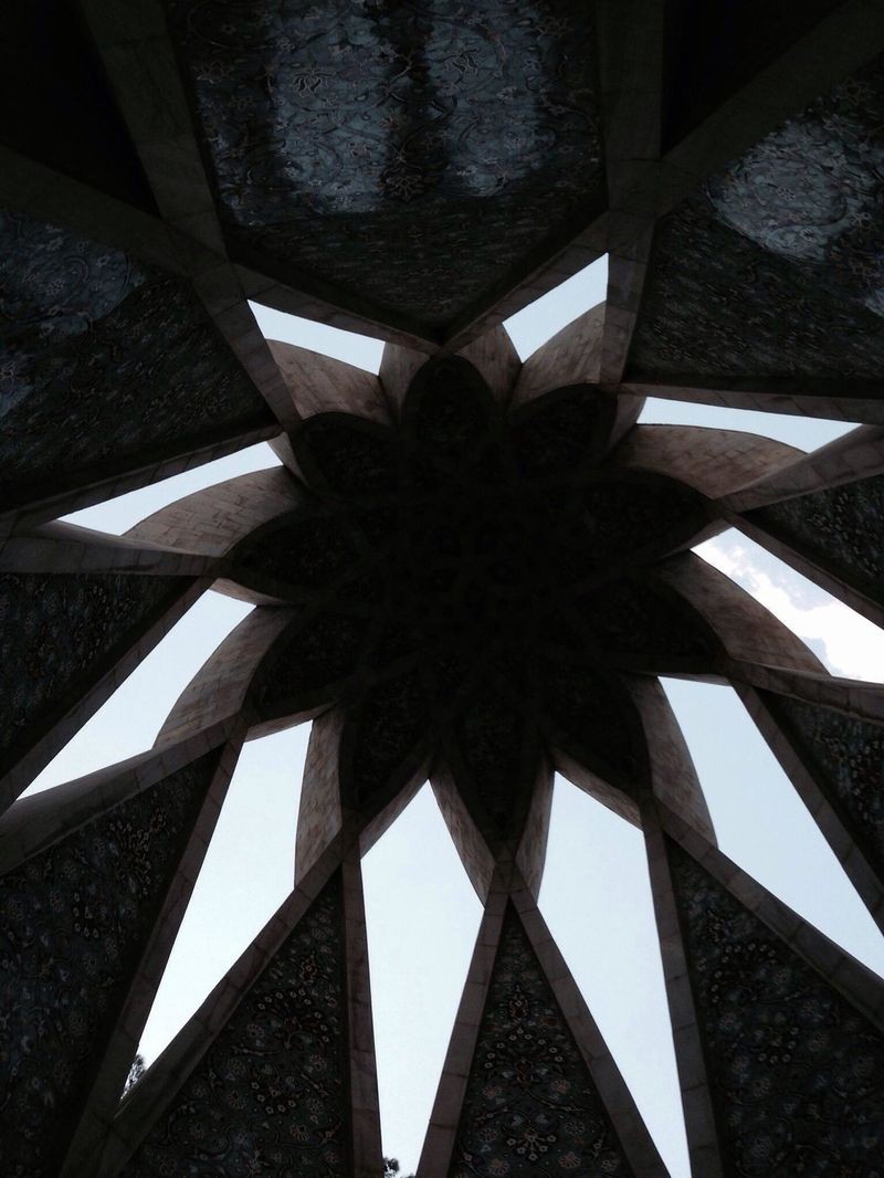 Mausoleum of Omar Khayyam-05.jpg