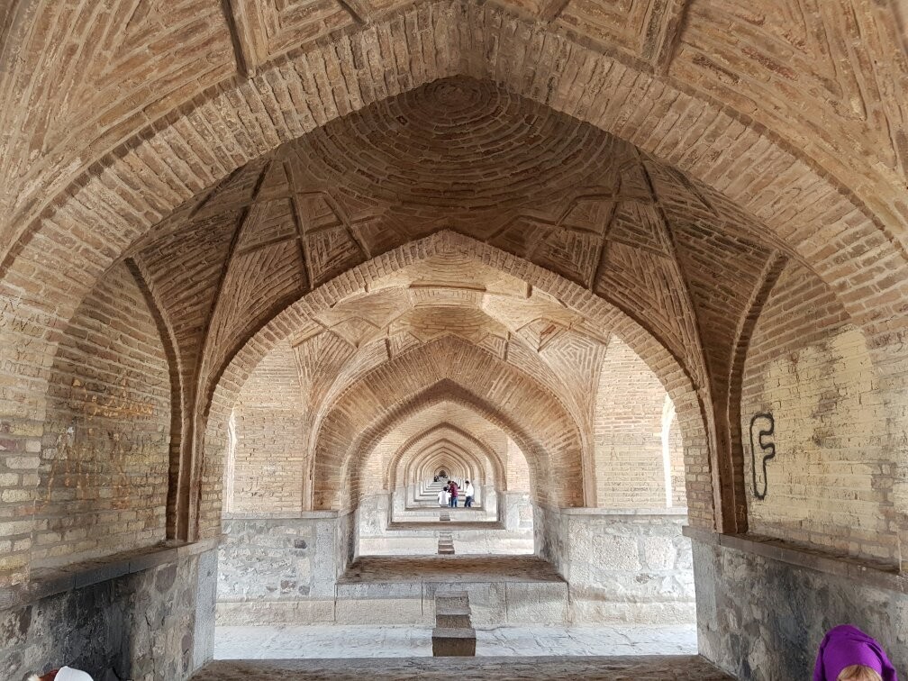 Khaju Bridge (1).jpg
