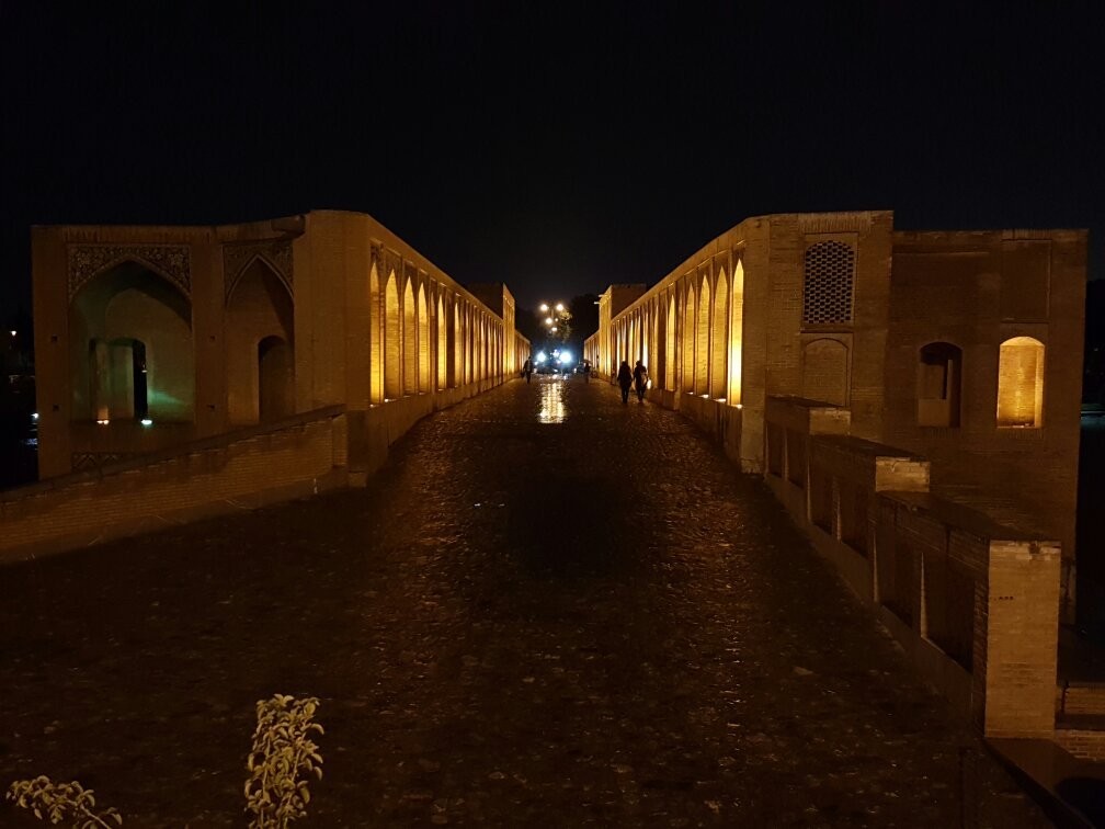 Khaju Bridge (3).jpg