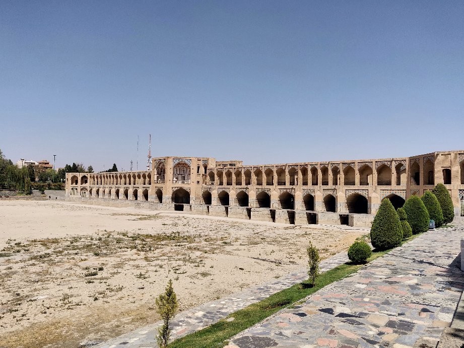 Khaju Bridge (5).jpg