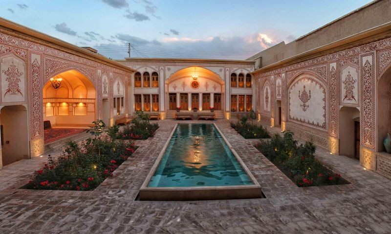 Mahinestan Raheb Hotel-08.jpg