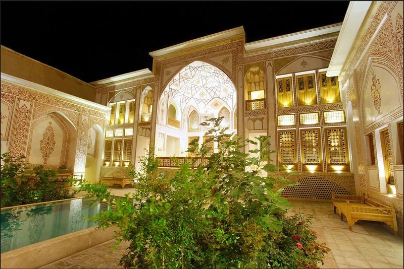 Mahinestan Raheb Hotel-10.jpg