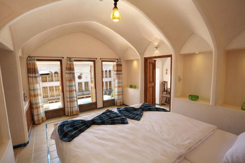 Mahinestan Raheb Hotel-02.jpg